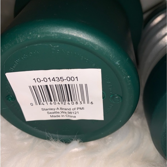 Stanley Utilty XL Travel Cup & Stanley Collapsible Bottle Bundle - Picture 6 of 8